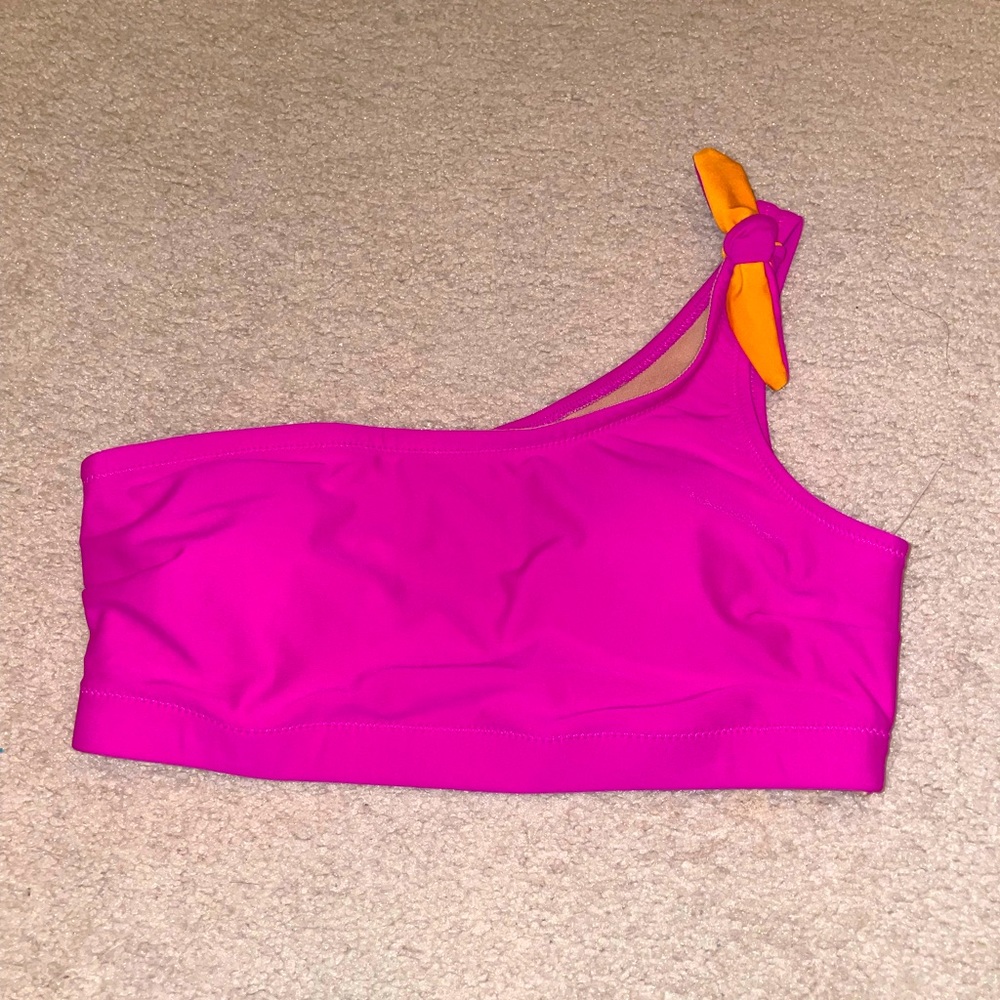 NWOT one shoulder bikini top
